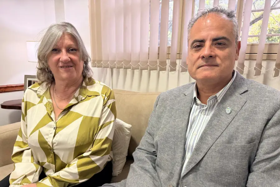 FILOSOFÍA Y LETRAS. Sergio Robin y Nélida Sibaldi lanzaron su campaña de reelección.