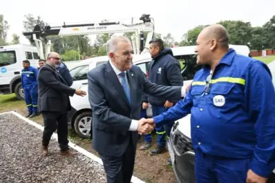 Jaldo inauguró un pozo de agua en el Liceo Militar y mejoró el servicio en barrios vecinos