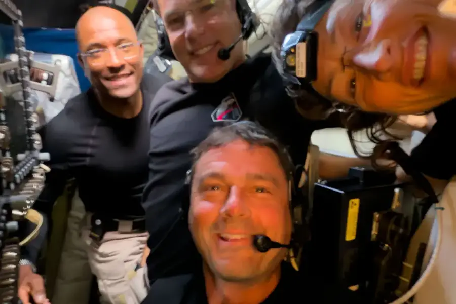 La misión Artemis II regresará este viernes a la Tierra tras sobrevolar la Luna