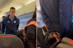 Liberaron al jugador de Gimnasia de Jujuy que causó pánico en un avión, pero seguirá imputado