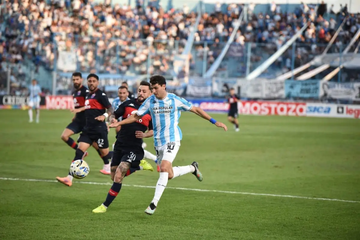 15' ST: Sin llegadas