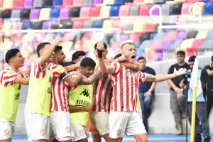 San Martín venció 2 a 0 a Güemes, dejó atrás los empates y se prendió con fuerza en los puestos de arriba de la Primera Nacional