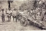 Recuerdos fotográficos: 1915. Cuando trasladaron el menhir al parque 9 de Julio