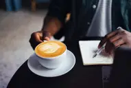 El secreto en tu taza: un estudio reveló que dos bebidas del desayuno pueden ayudar a prevenir la demencia