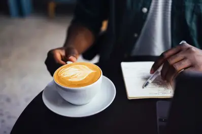 El secreto en tu taza: un estudio reveló que dos bebidas del desayuno pueden ayudar a prevenir la demencia