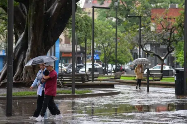 Vuelven las tormentas: a qué hora empezará a llover en Tucumán