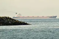 Guerra en Medio Oriente: Irán dijo que volvió a cerrar el Estrecho de Ormuz en respuesta a EEUU