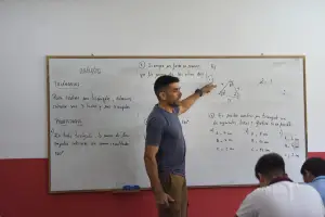 Es tucumano, profesor y campeón del mundo: quién es Pablo Véliz, referente del cestoball argentino