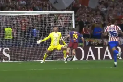 Video: la atajada clave de Musso que sostuvo al Atlético de Madrid ante Barcelona