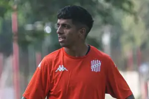 Con sonrisas y señales de confianza, San Martín sigue su preparación pensando en Tristán Suárez