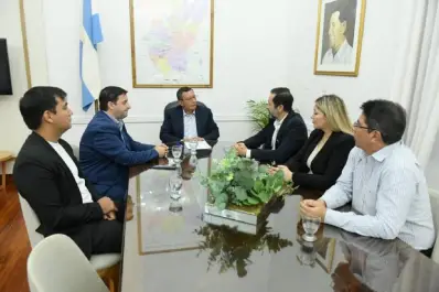 Inundaciones en Tucumán: una empresa donará terrenos para viviendas y financió un puente para familias de El Timbó