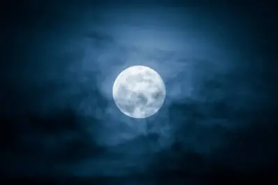 No, la Luna no tiene dueños (en teoría)