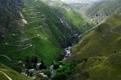 El pueblo más inquietante de Argentina: el rincón que blindó tanques de guerra y hoy está abandonado
