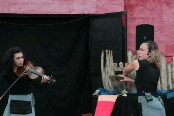 Tercer festival TitiriterAs: fFunción a la gorra en la Escuela de Arte Popular de Monteros