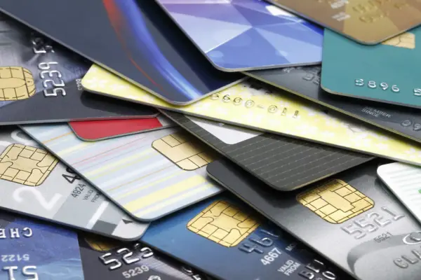 Tarjetas de crédito: los errores poco conocidos que destruyen tu puntaje crediticio