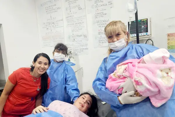Yerba Buena: realizaron un parto de emergencia en el Carrillo y una beba nació en buen estado de salud