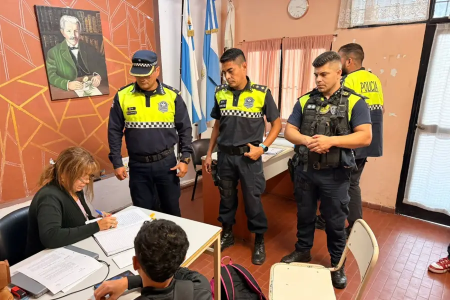 INTERVENCIÓN POLICIAL. La Justicia dispuso que el chico, menor de edad, se retire con su madre.