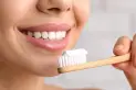 Cepillarse los dientes: ¿es mejor antes o después del desayuno, según expertos?