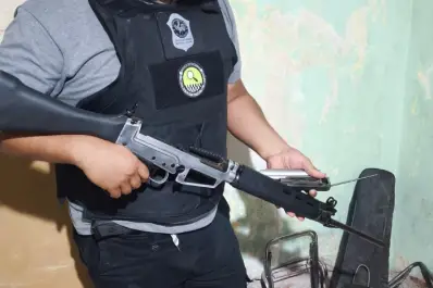 Buscaban a un prófugo y encontraron un fusil de alto poder y droga en Tafí Viejo