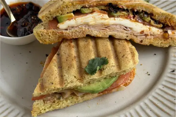Sandwich sin pan en el desayuno: cómo hacer la versión saludable y alta en proteínas