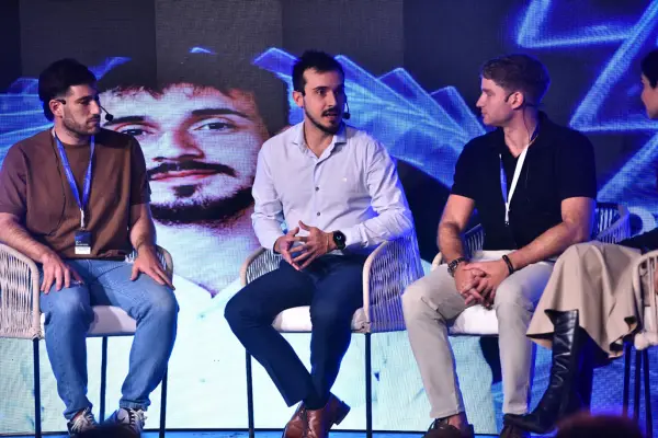 IA, negocios y FOMO: “Ya no hay empresas grandes o chicas: están las que aprenden rápido o lento”