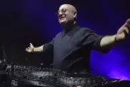 El cura DJ hizo vibrar Plaza de Mayo con un show multitudinario en homenaje al Papa Francisco