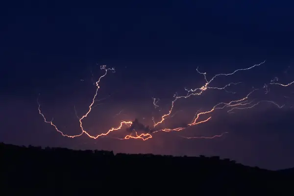 Tormentas y vientos fuertes: fin de semana con alerta meteorológica en nueve provincias