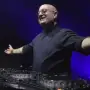 El cura DJ hace vibrar Plaza de Mayo con un show multitudinario en homenaje al Papa Francisco