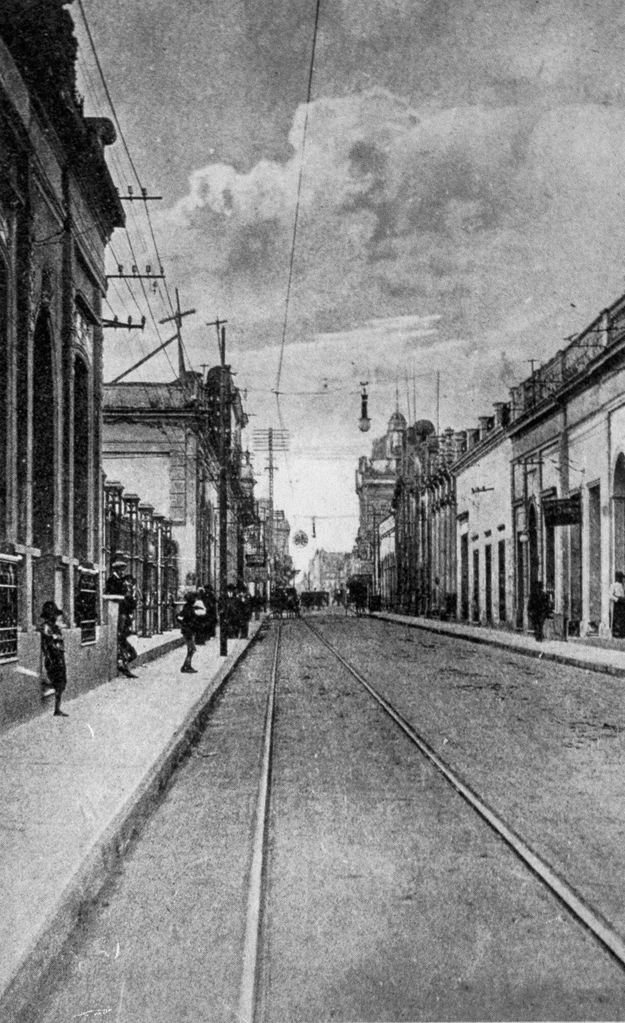 Recuerdos fotográficos: la calle 9 de Julio hacia 1910