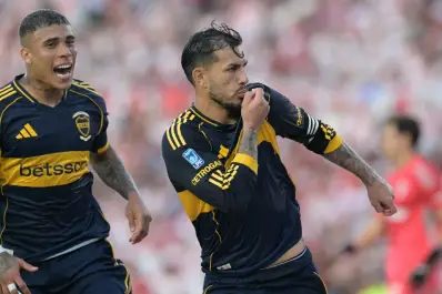 Paredes marcó el camino y Boca festejó en el Superclásico