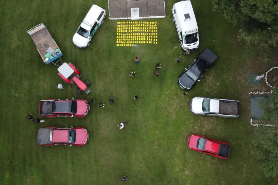 Detienen a tres sospechosos y secuestran más de 177 kilos de cocaína