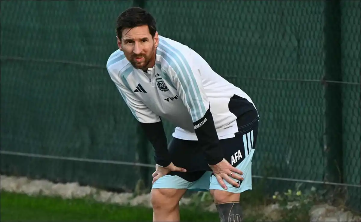 TODO PASA POR ÉL. Messi es el gran emblema de la selección argentina. El desafío está en qué rol ocupará.