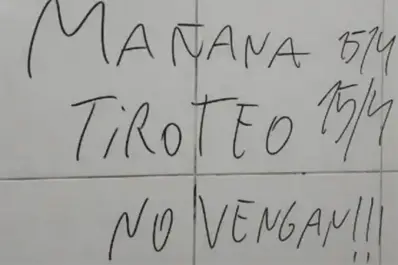 Una amenaza de tiroteo con fecha para mañana mantiene el conflicto abierto