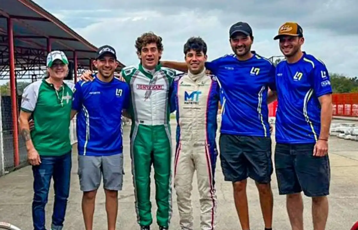 Colapinto junto al Acosta Team