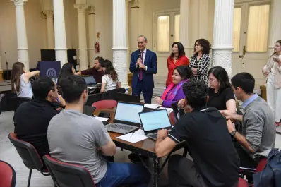 Abrió la convocatoria a las becas Unesco para jóvenes investigadores: ¿cómo aplicar?