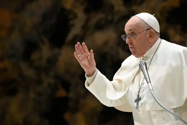 León XIV recordó a Francisco a un año de su muerte y llamó a sostener su legado