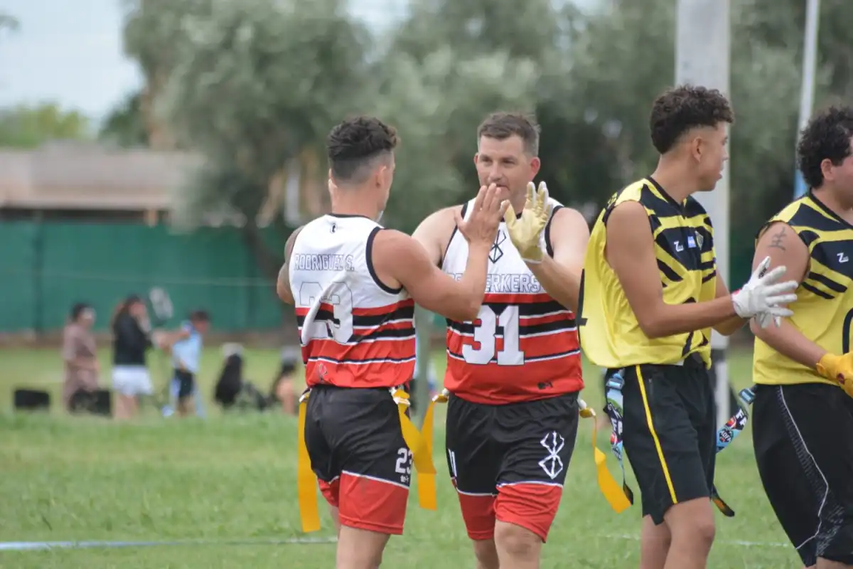 De verlo en películas a crear un equipo: los tucumanos que impulsan el fútbol americano en la provincia