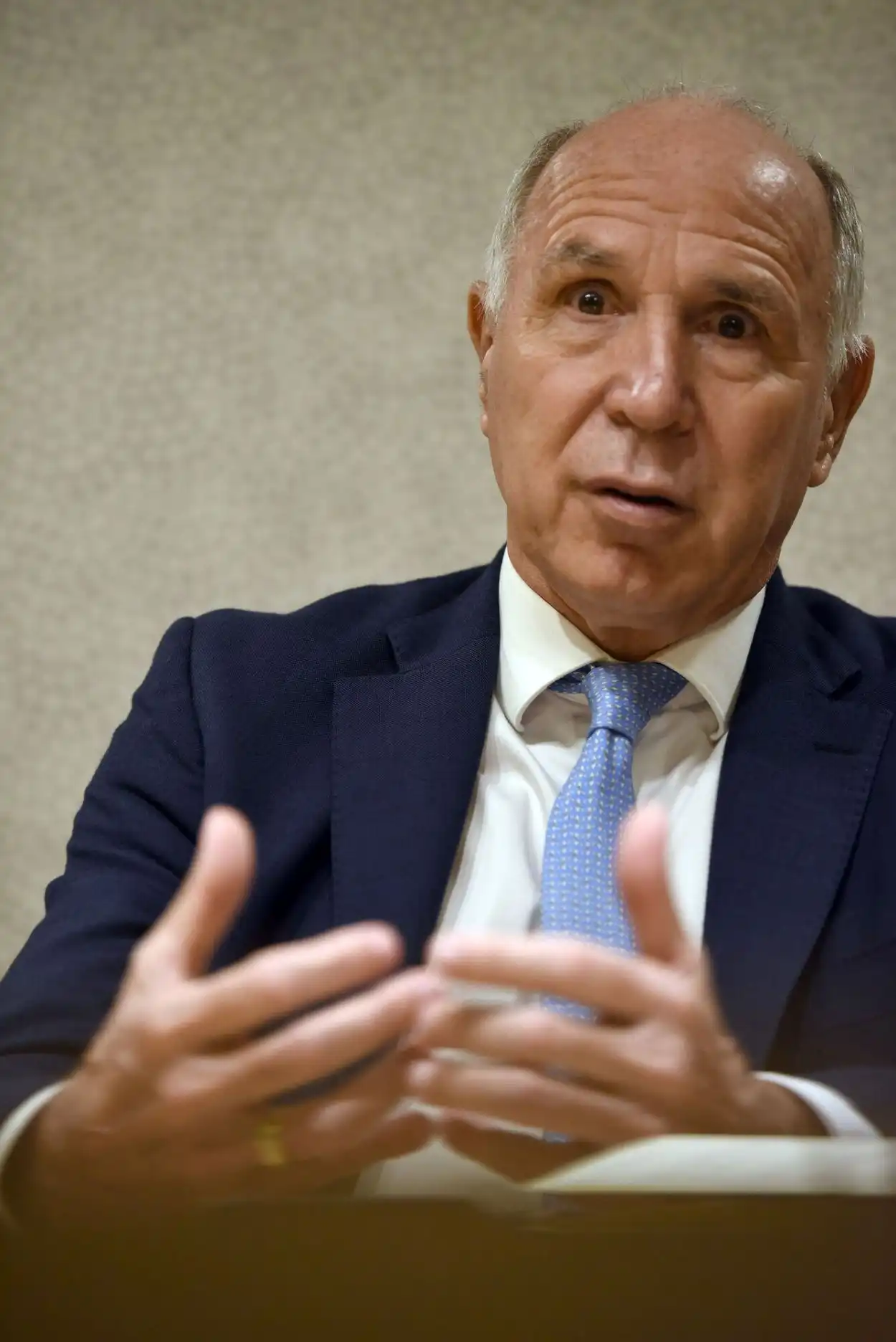 El ministro de la Corte Suprema, Ricardo Lorenzetti, reclamó en Tucumán mayor independencia judicial.