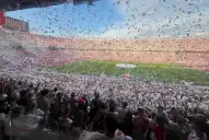 Adiós a una tradición: prohíben los papelitos en los estadios porteños tras el Superclásico
