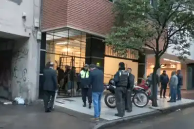 Susto en el centro: un secador de pelo provocó un incendio en un departamento de calle Muñecas