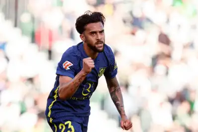 Nico González brilló con un doblete, pero Atlético de Madrid cayó ante Elche en un partido marcado por la expulsión de Almada