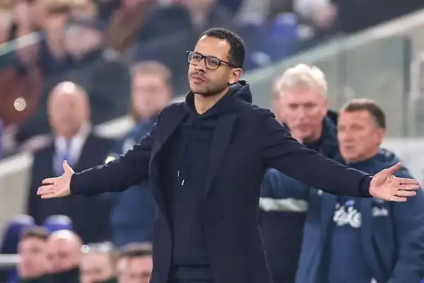 Enzo Fernández, en el centro de la crisis: Chelsea echó a Liam Rosenior tras una racha histórica negativa