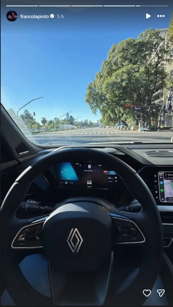 Franco Colapinto ya está en el país: manejó por Palermo y enloqueció a los fanáticos