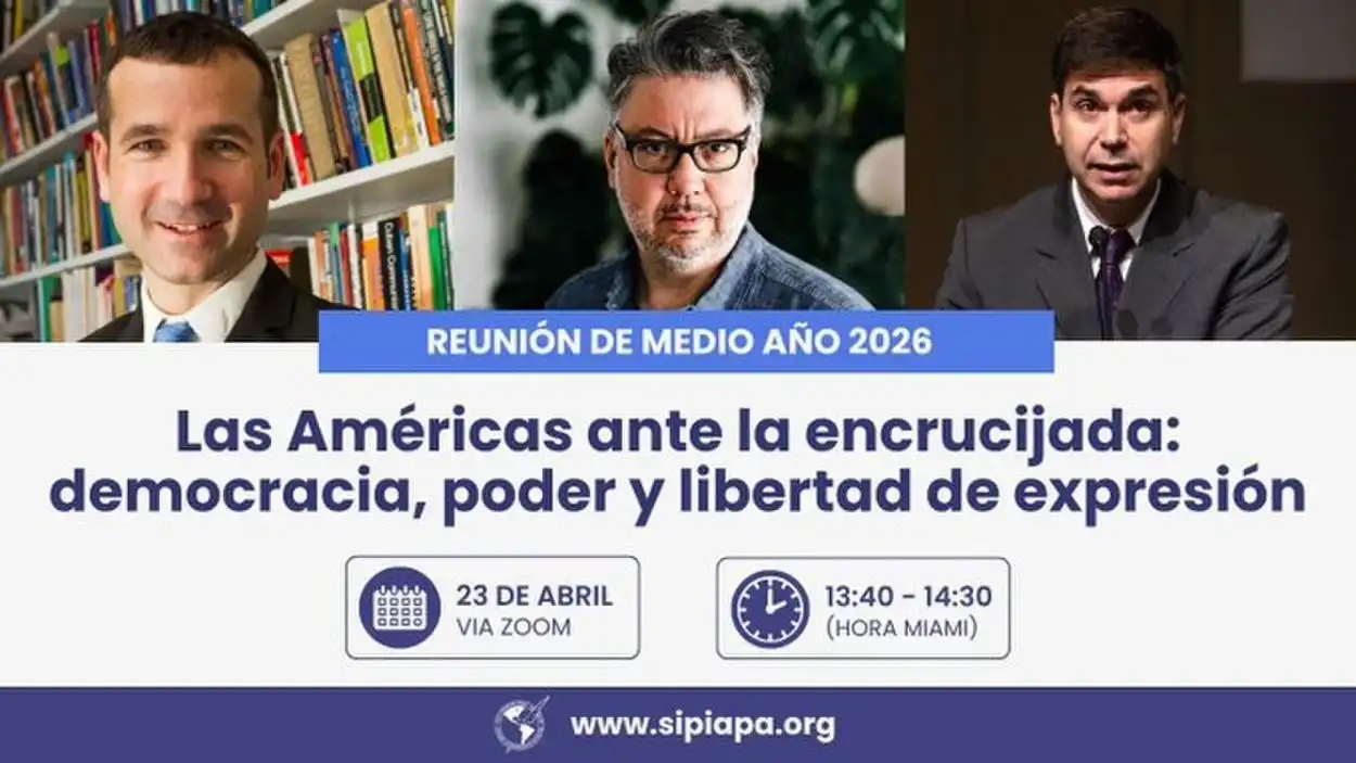 Javier Corrales, de Amherst College; Boris Muñoz, ex “The New York Times”, y Daniel Dessein, de la SIP y LA GACETA.