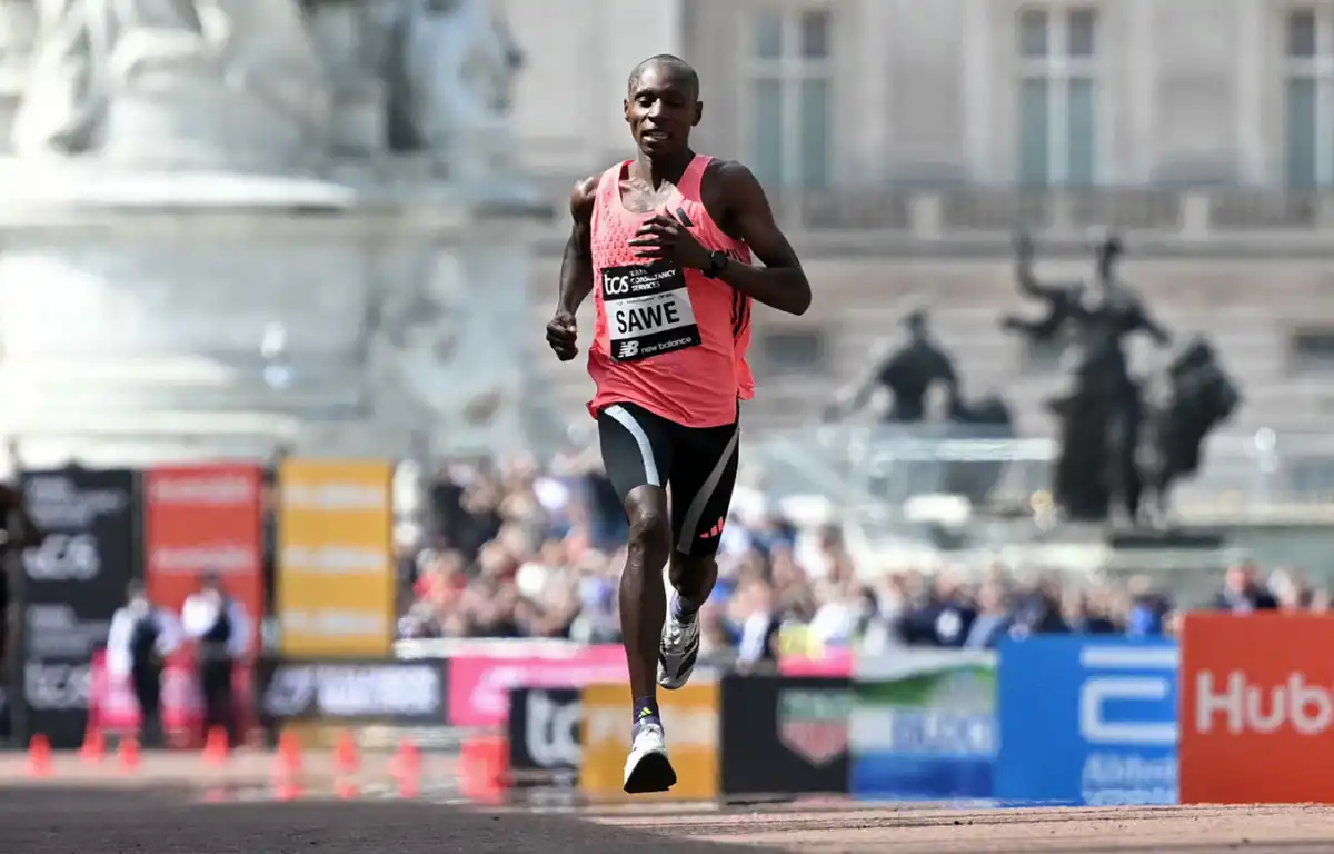Quién es Sabastian Sawe, el atleta que logró el récord mundial en la maratón de Londres