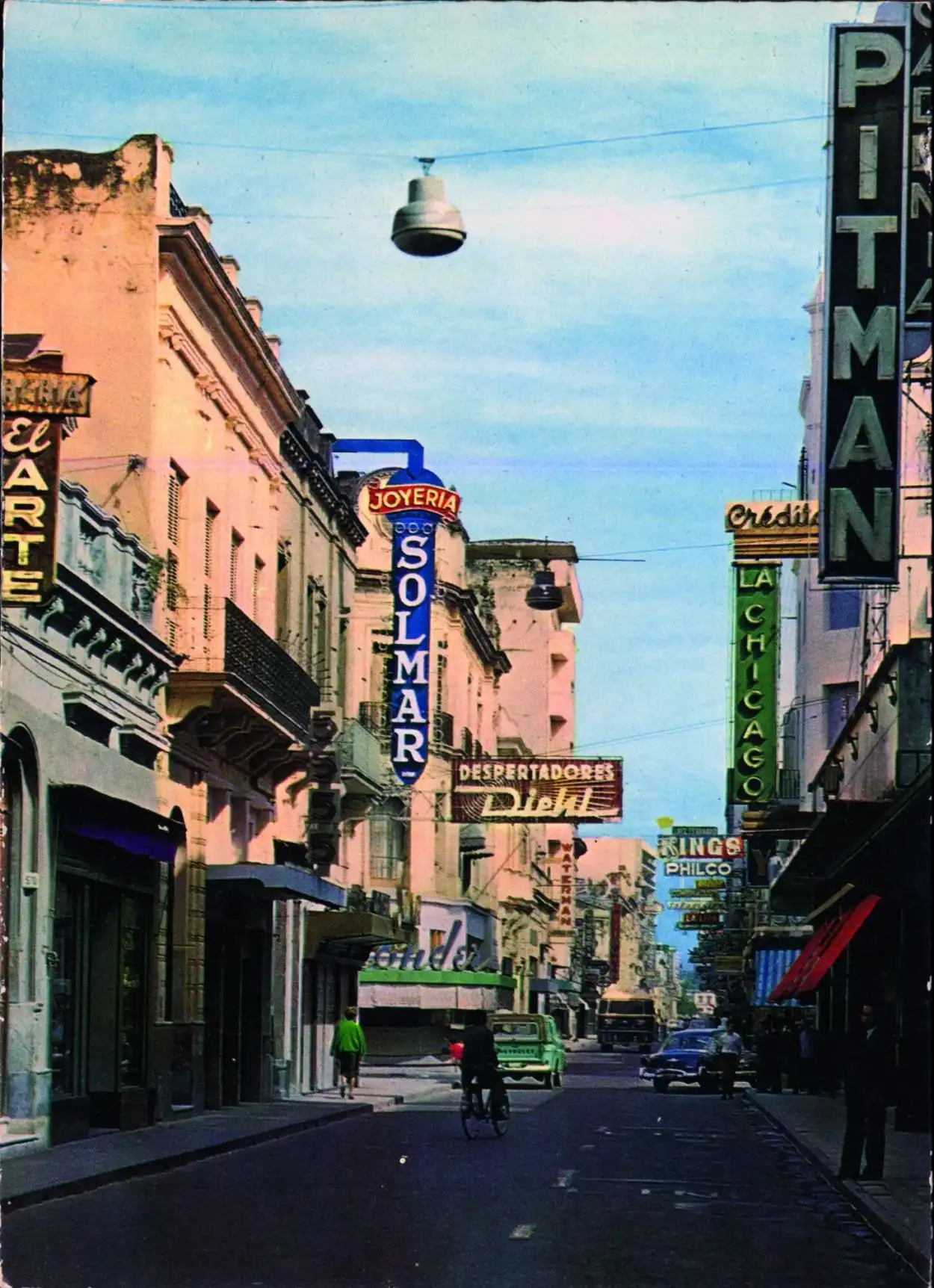 Recuerdos fotográficos: la esquina de San Martín y Muñecas, entre los 60 y los 80