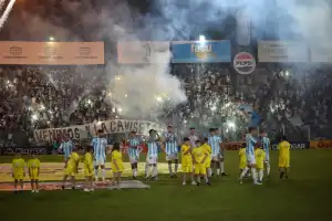 Del espectacular recibimiento al que se vayan todos: la noche de bronca que vivió el Monumental