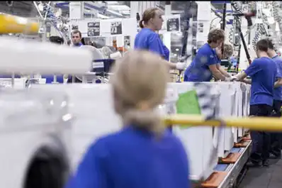 Crisis económica: Electrolux dejó de fabricar heladeras en Rosario y recortará el 80% de su personal