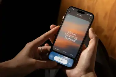 Huxe: cómo funciona la app que convierte tu día en un podcast personalizado