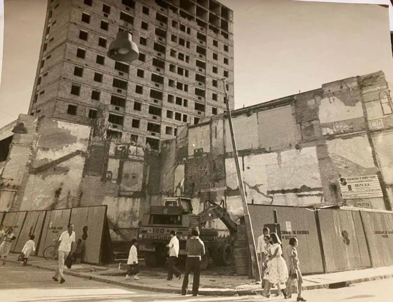 Recuerdos fotográficos: la emblemática tienda La Esperanza, en San Martín y Muñecas